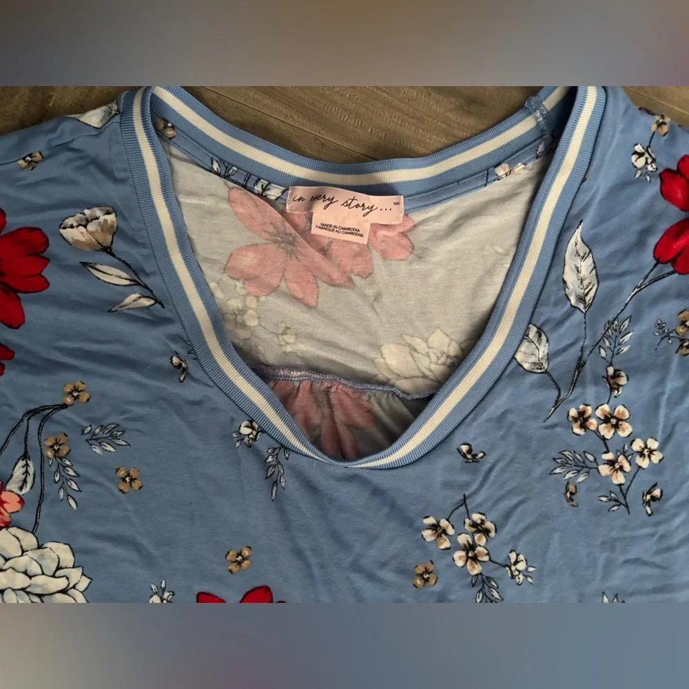 Penningtons Blue Floral Top - Picture 2 of 7